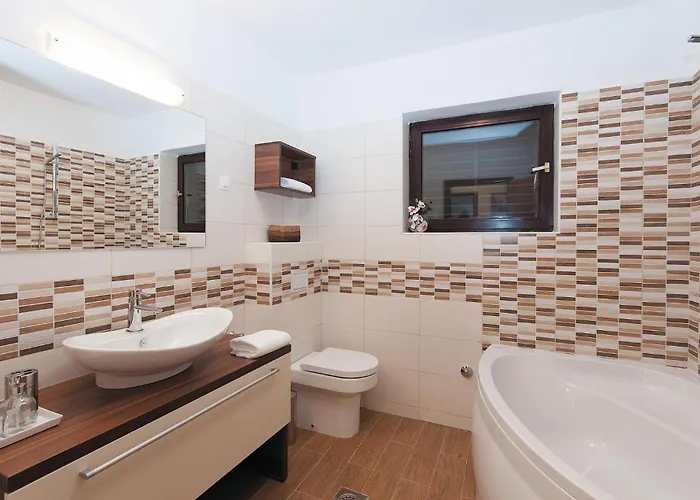 Stunning Home In Banjol *