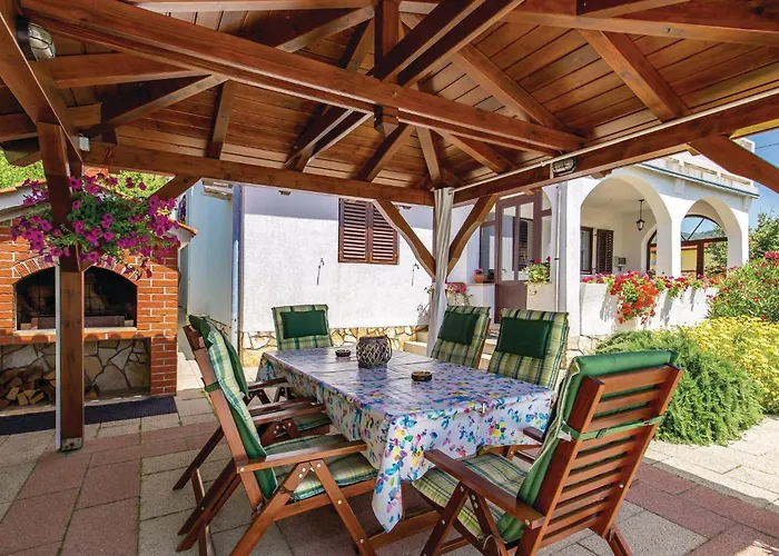 Stunning Home In Banjol Vikendica