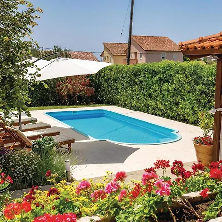 Cozy Home In Banjol With Wifi Holiday home